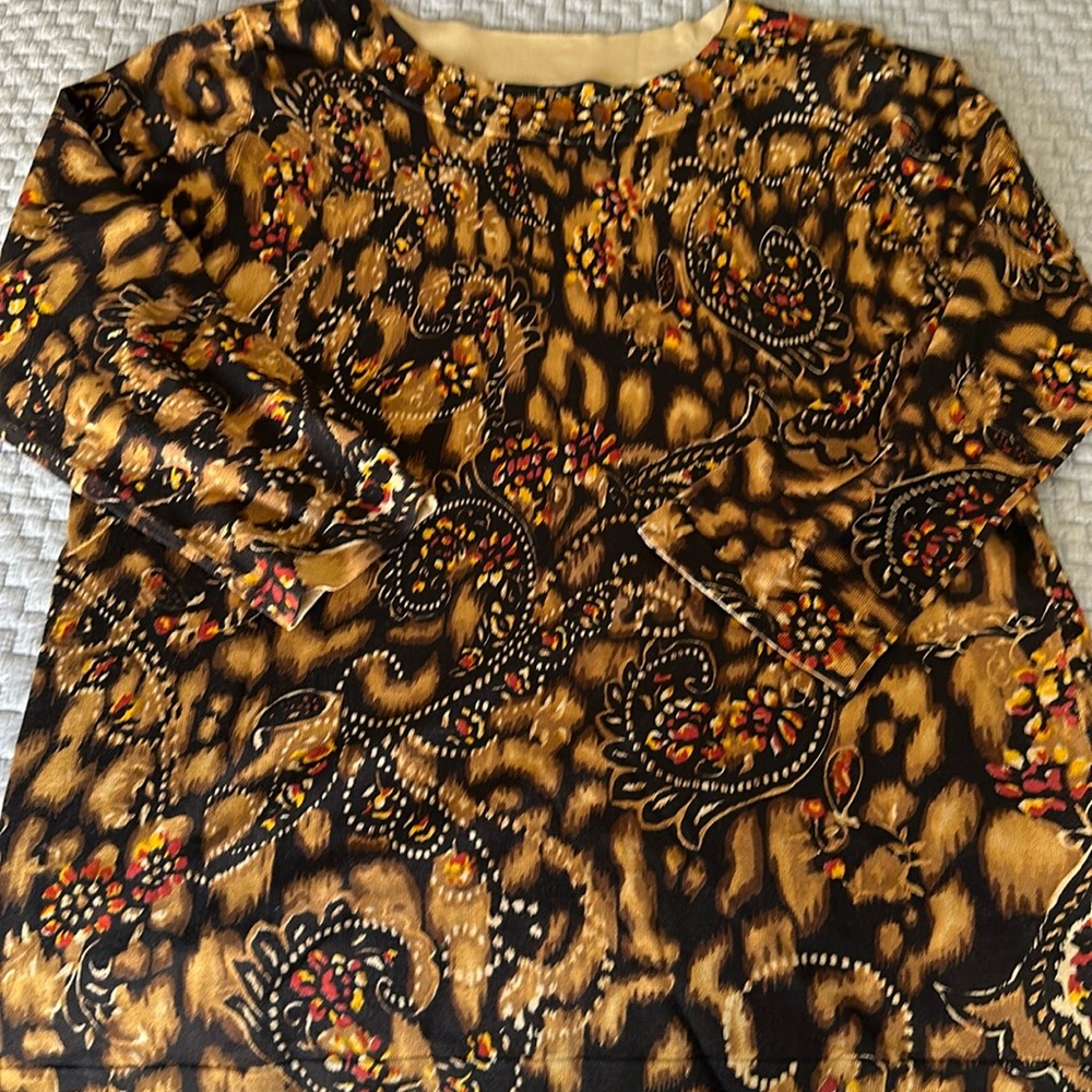 Jones New York sweater size large